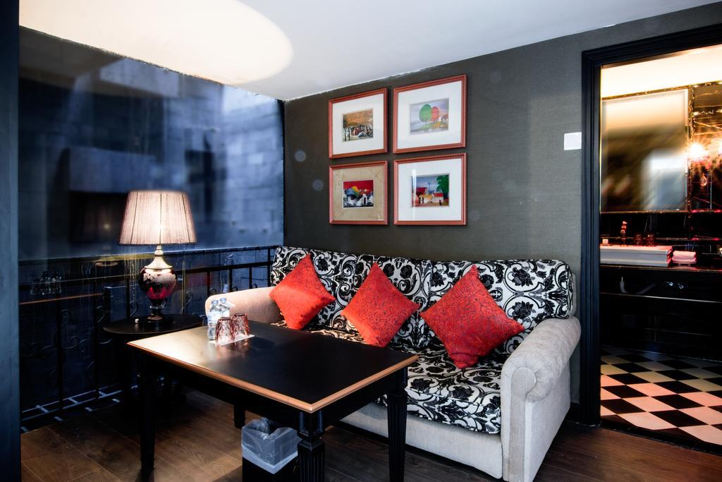 A&Em Signature Hotel Ho Chi Minh City Exterior photo