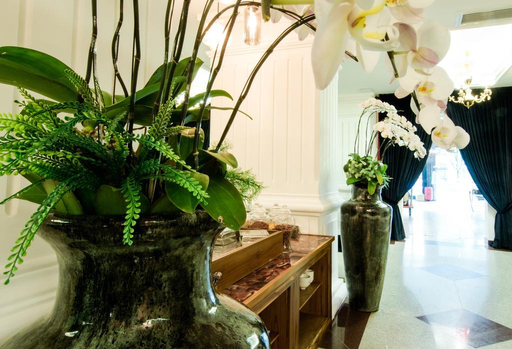 A&Em Signature Hotel Ho Chi Minh City Exterior photo
