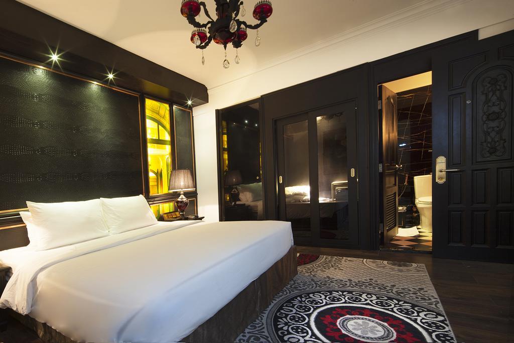 A&Em Signature Hotel Ho Chi Minh City Exterior photo