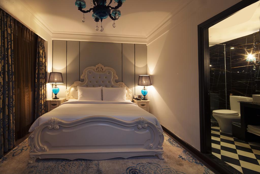 A&Em Signature Hotel Ho Chi Minh City Exterior photo