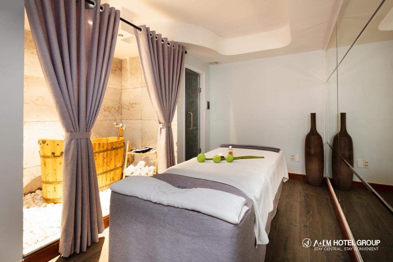 A&Em Signature Hotel Ho Chi Minh City Exterior photo